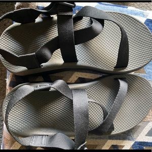 BNIB Men's 10 Wide Black Chacos